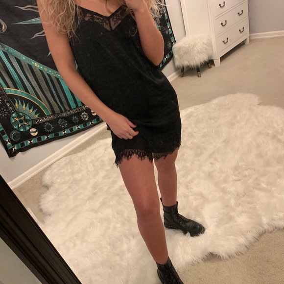 lacy dress - Picture 2 of 6